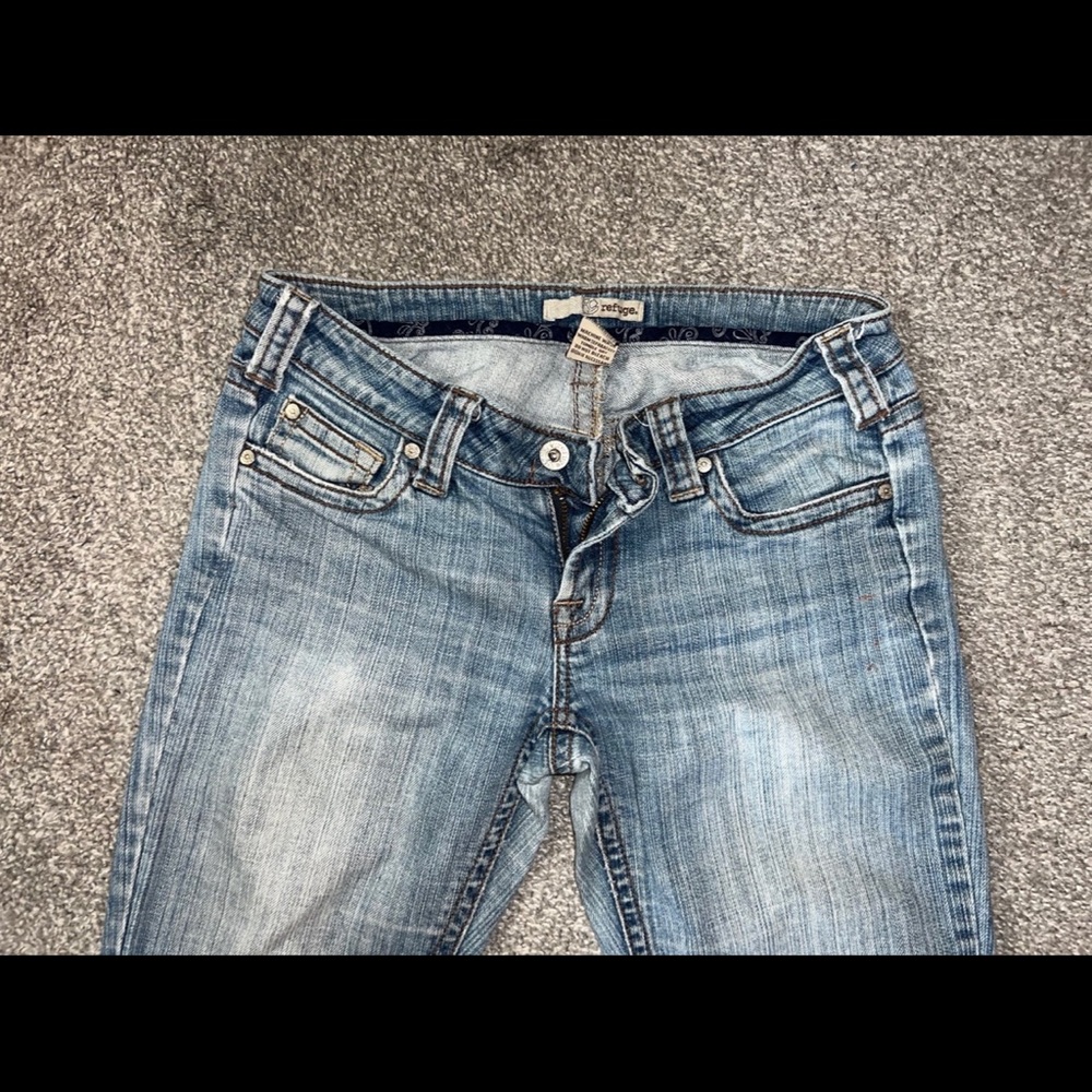 VINTAGE LIGHT WASH JEANS